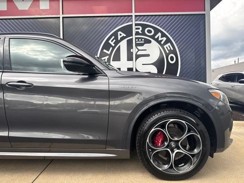 Used 2023 Alfa Romeo Stelvio Veloce AWD/4WD image 3