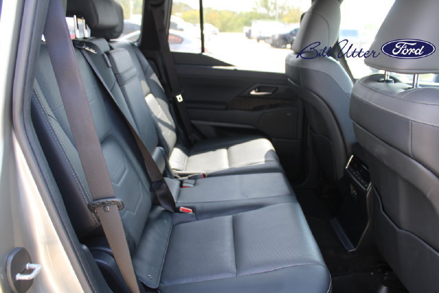 Used 2024 Lexus GX 550 w/ Accessory Package (Z1) AWD/4WD image 13