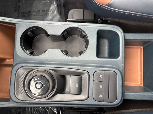 Used 2023 Ford Maverick Lariat w/ Lariat Luxury Package image 32