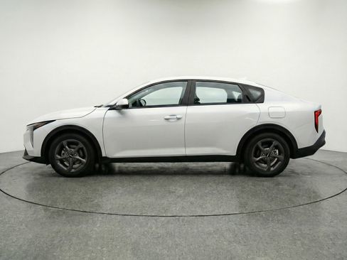 Used 2025 Kia K4 FWD image 5