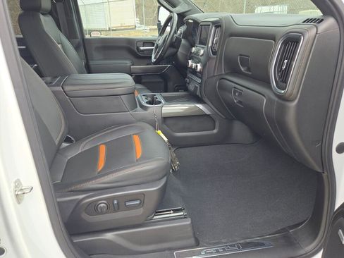 Used 2023 GMC Sierra 3500 AT4 w/ AT4 Preferred Package AWD/4WD image 6
