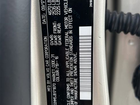 Used 2018 Volvo S60 T5 Inscription Platinum image 10