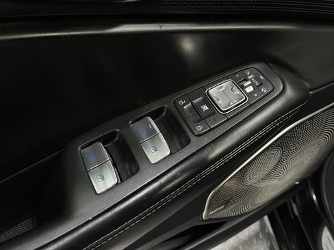 Used 2018 Genesis G90 3.3T Premium image 16