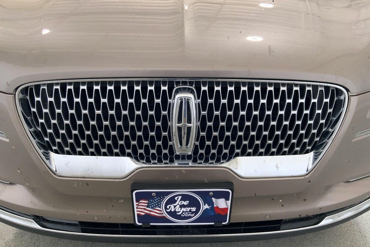 Used 2021 Lincoln Aviator 2WD image 27