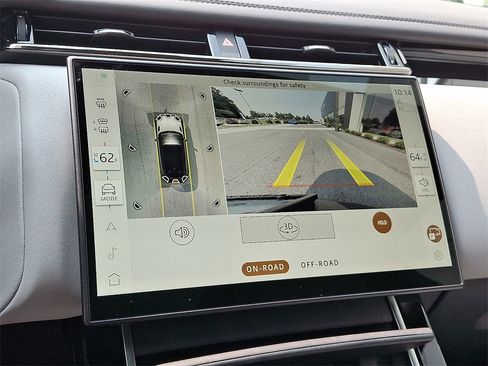 New 2026 Land Rover Range Rover Velar Dynamic SE image 16