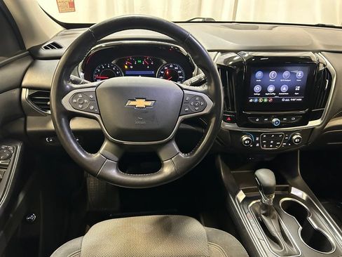 Used 2021 Chevrolet Traverse LT FWD image 3
