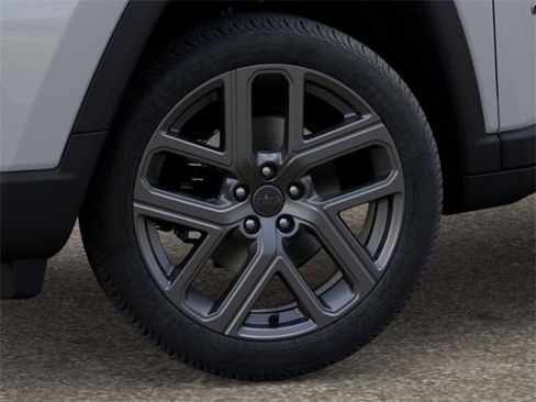 New 2026 Jeep Compass Latitude image 4