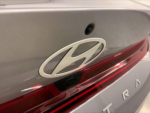 Used 2025 Hyundai Elantra SEL FWD image 29