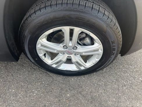 Used 2018 GMC Terrain SLE w/ Driver Convenience Package AWD/4WD image 9