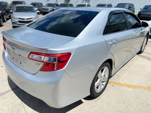 Used 2012 Toyota Camry SE FWD image 5
