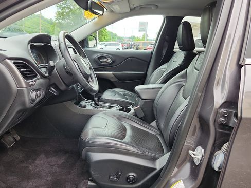 Certified 2019 Jeep Cherokee Limited AWD/4WD image 13