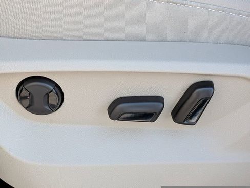 New 2026 Volkswagen Atlas SE FWD image 21