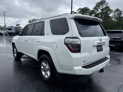 Used 2018 Toyota 4Runner SR5 RWD image 6
