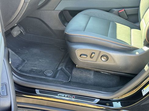 Used 2026 GMC Acadia AT4 w/ Super Cruise Package image 17