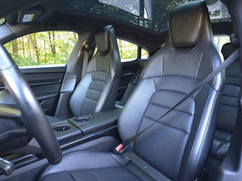 Used 2023 Porsche Taycan image 13