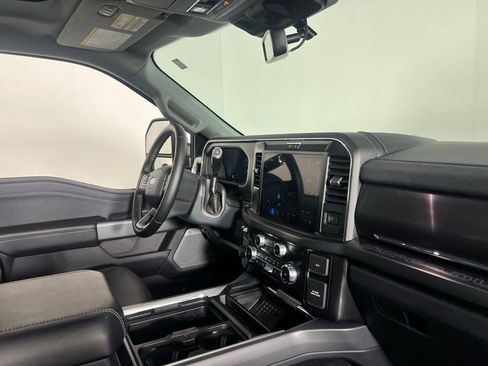 Used 2025 Ford F350 Lariat w/ Black Appearance Package image 35