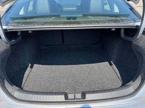 Used 2025 Volkswagen Jetta SE image 30