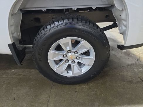 Used 2025 Chevrolet Silverado 1500 LT AWD/4WD image 35