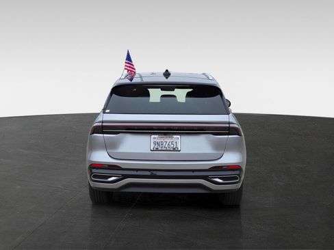 Used 2024 Lincoln Nautilus Reserve AWD/4WD image 5