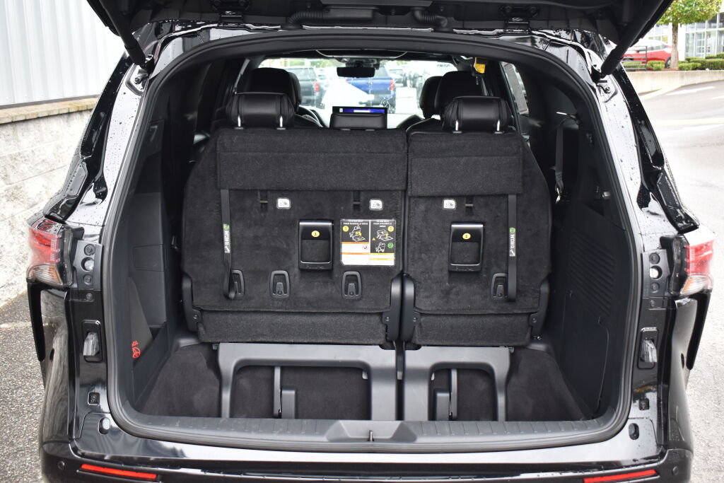Certified 2025 Toyota Sienna Platinum AWD/4WD image 21
