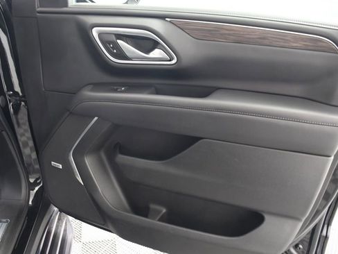 Used 2022 Chevrolet Tahoe LT w/ Luxury Package AWD/4WD image 18