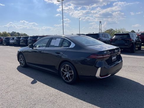 Used 2024 BMW i5 eDrive40i image 5