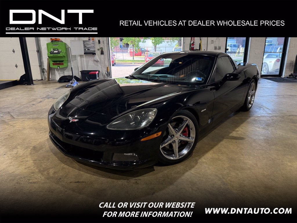 Used 2005 Chevrolet Corvette Coupe w/ Preferred Equipment Group RWD image 1