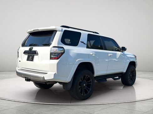 Used 2021 Toyota 4Runner TRD Off-Road Premium w/ Moonroof Package AWD/4WD image 5