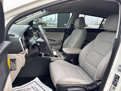 Used 2021 Kia Sportage LX image 10