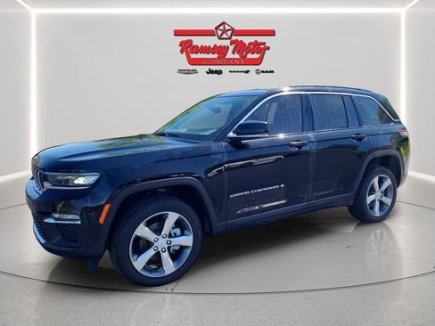 Used 2024 Jeep Grand Cherokee Limited AWD/4WD image 1