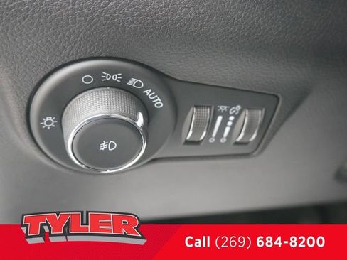 Used 2022 Jeep Compass Latitude image 26