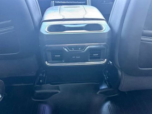 Used 2024 GMC Sierra 2500 Denali Ultimate AWD/4WD image 9