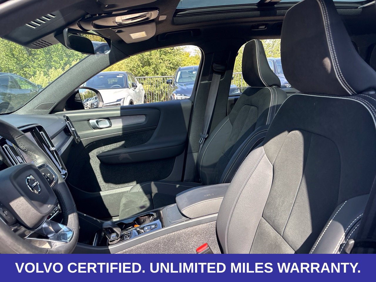 Certified 2023 Volvo XC40 B5 Plus w/ Protection Package Premier AWD/4WD image 21