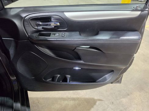 Used 2015 Dodge Grand Caravan SE w/ Quick Order Package 29E SE FWD image 33