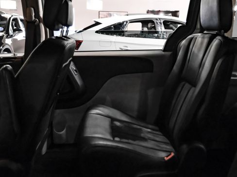 Used 2018 Dodge Grand Caravan SXT FWD image 33