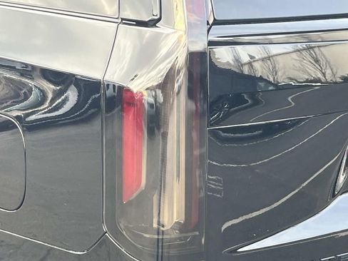 Used 2021 Cadillac Escalade ESV Sport Platinum image 10