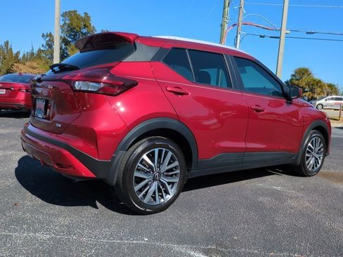 Used 2023 Nissan Kicks SV image 4