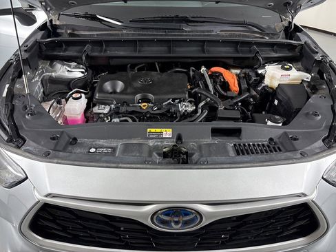 Used 2023 Toyota Highlander XLE image 47