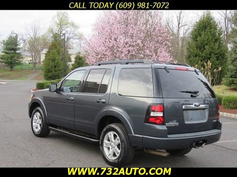 Used 2010 Ford Explorer XLT image 10