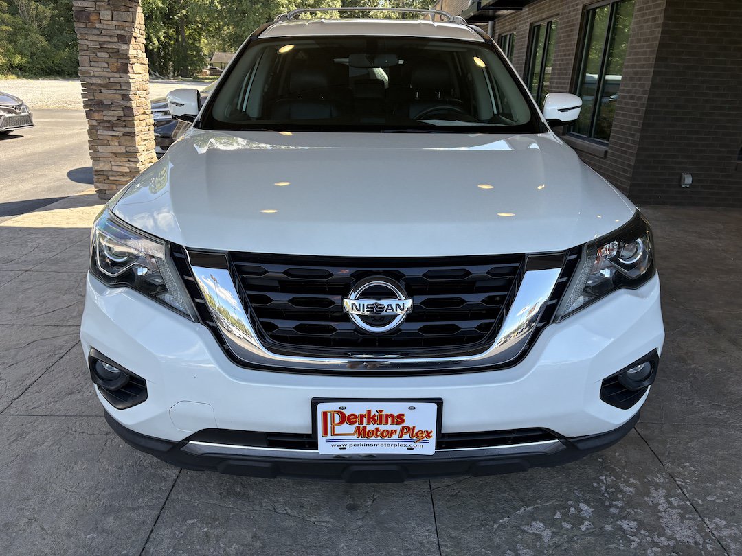 Used 2017 Nissan Pathfinder SL w/ SL Tech Package FWD image 3