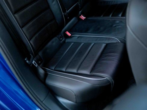 Used 2018 Volkswagen Golf R 4-Door image 75