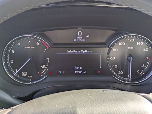 Used 2025 Cadillac XT6 Luxury image 31