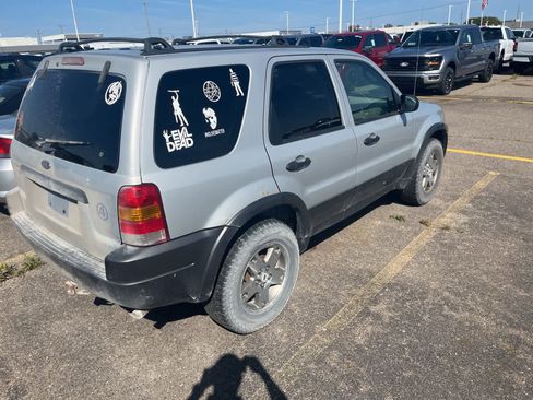 Used 2004 Ford Escape XLT image 13