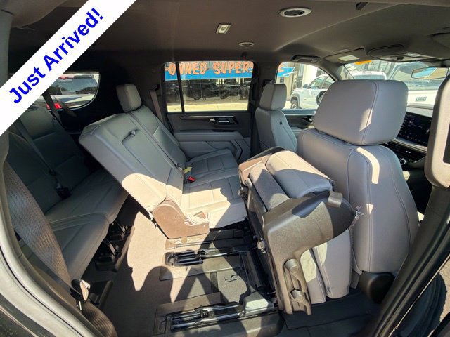 Used 2025 Chevrolet Suburban LT RWD image 34