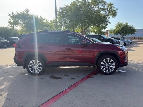 Used 2025 Toyota RAV4 XLE Premium w/ Weather Package FWD image 4