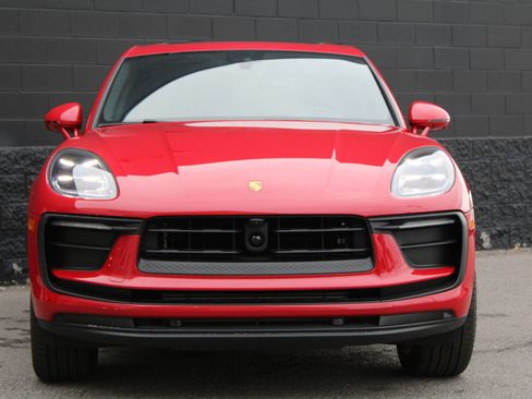 New 2026 Porsche Macan image 6