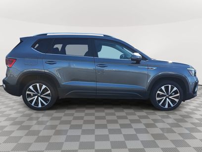 Used 2023 Volkswagen Taos SE w/ Panoramic Sunroof Package