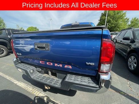 Used 2018 Toyota Tacoma SR5 AWD/4WD image 4