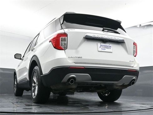 Used 2022 Ford Explorer Limited w/ Equipment Group 301A image 28
