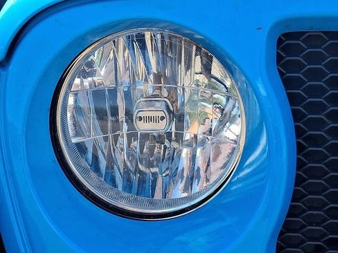 Used 2021 Jeep Wrangler Sport AWD/4WD image 9
